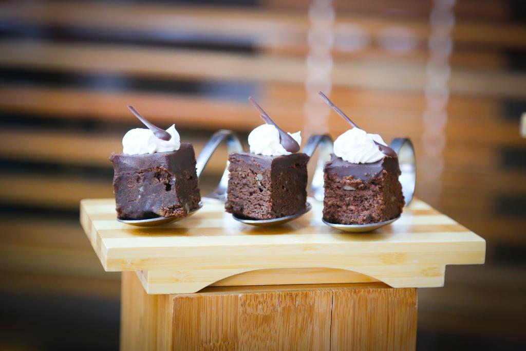 Mds Hotel Calama Extérieur photo Chocolate cake
