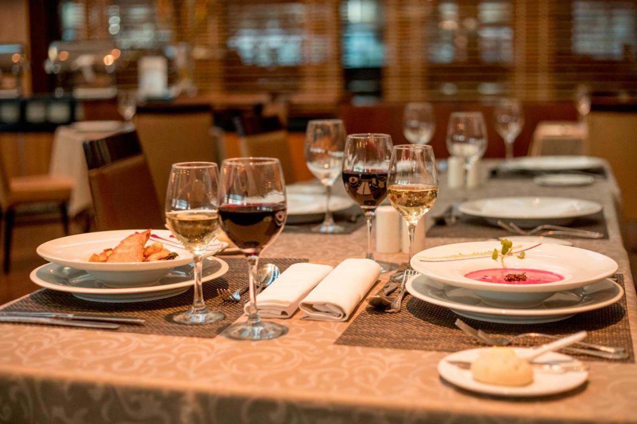 Mds Hotel Calama Extérieur photo A table set for dinner