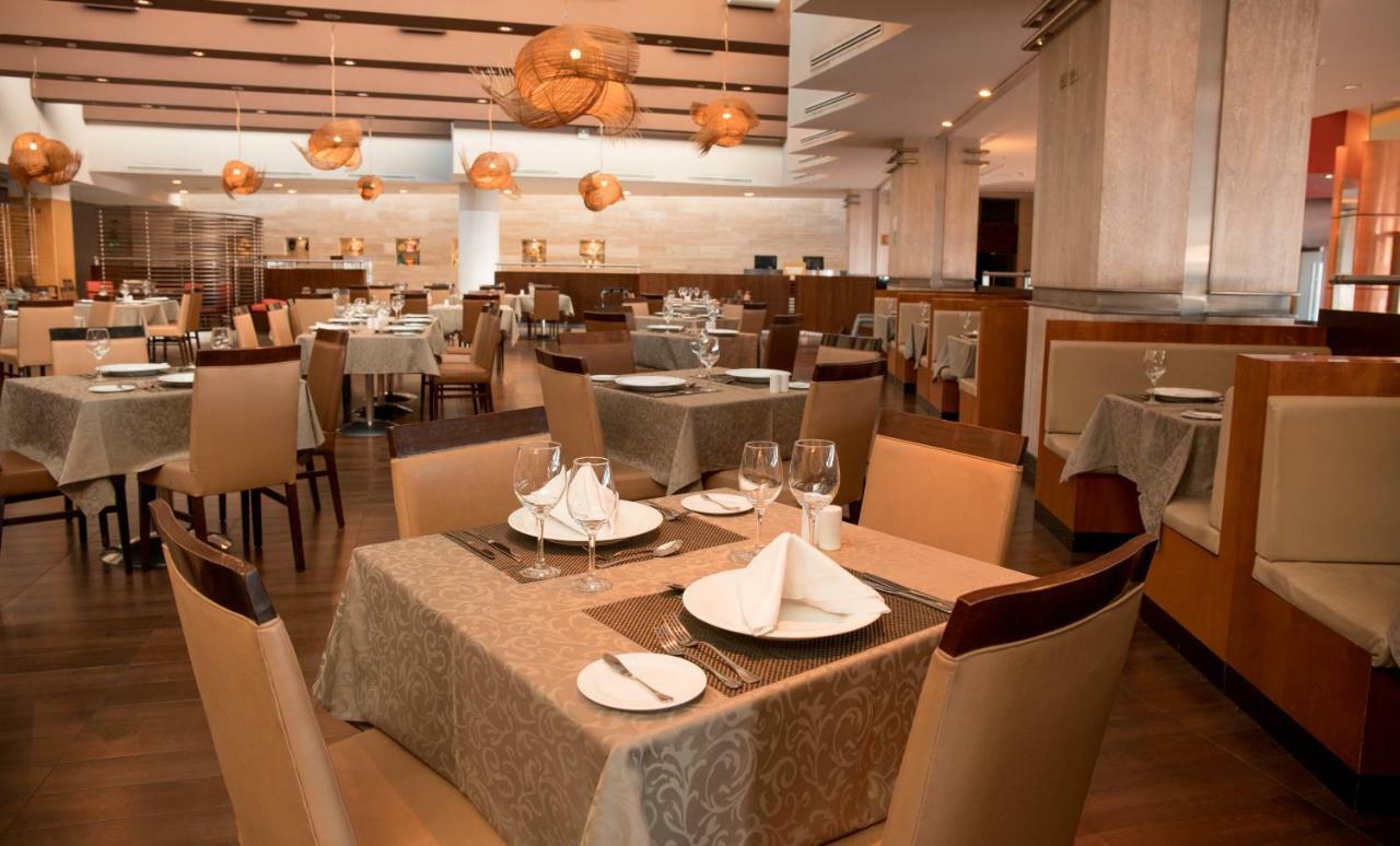 Mds Hotel Calama Extérieur photo The interior of the restaurant