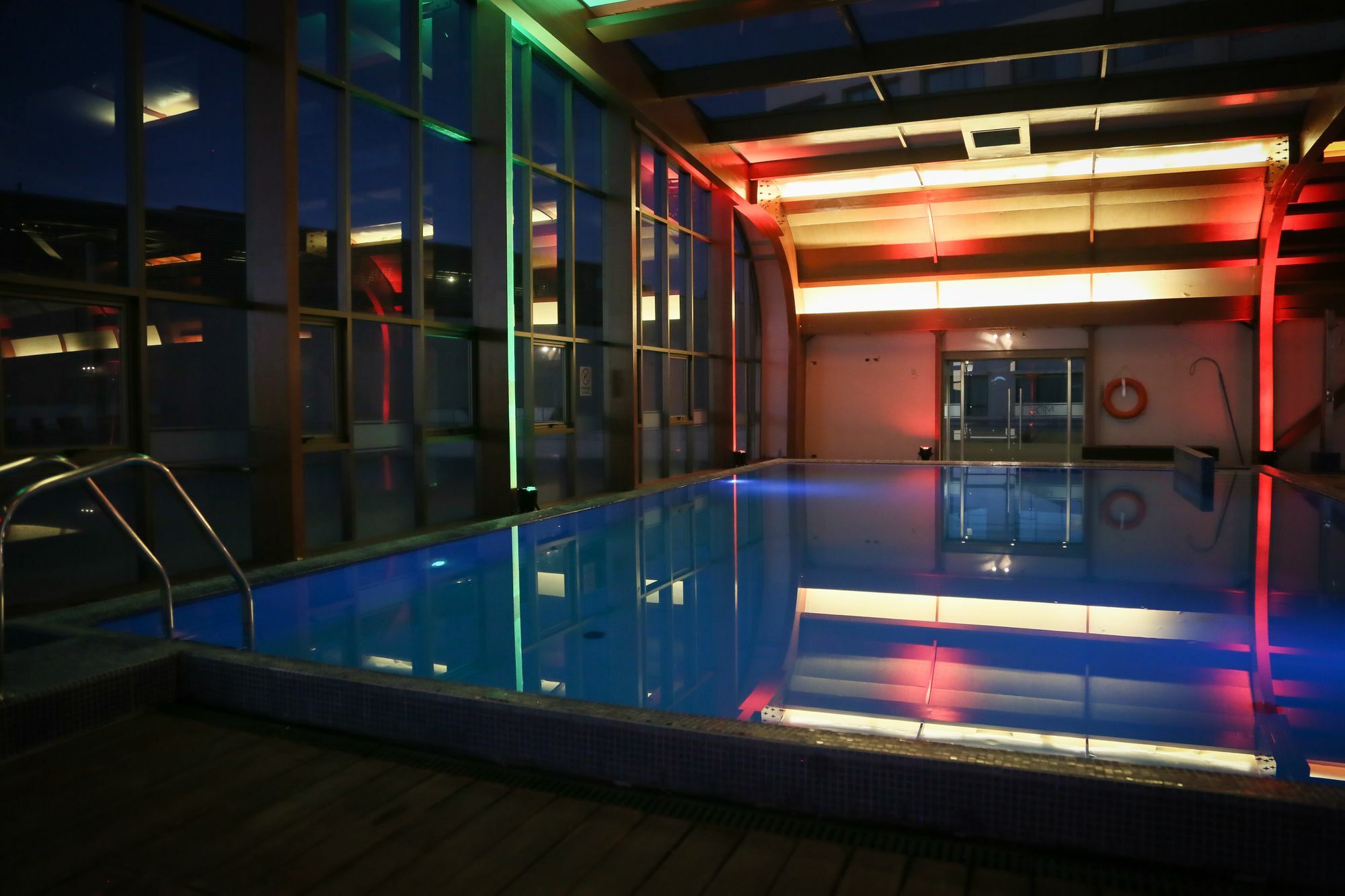 Mds Hotel Calama Extérieur photo The pool at the 101 Skybar