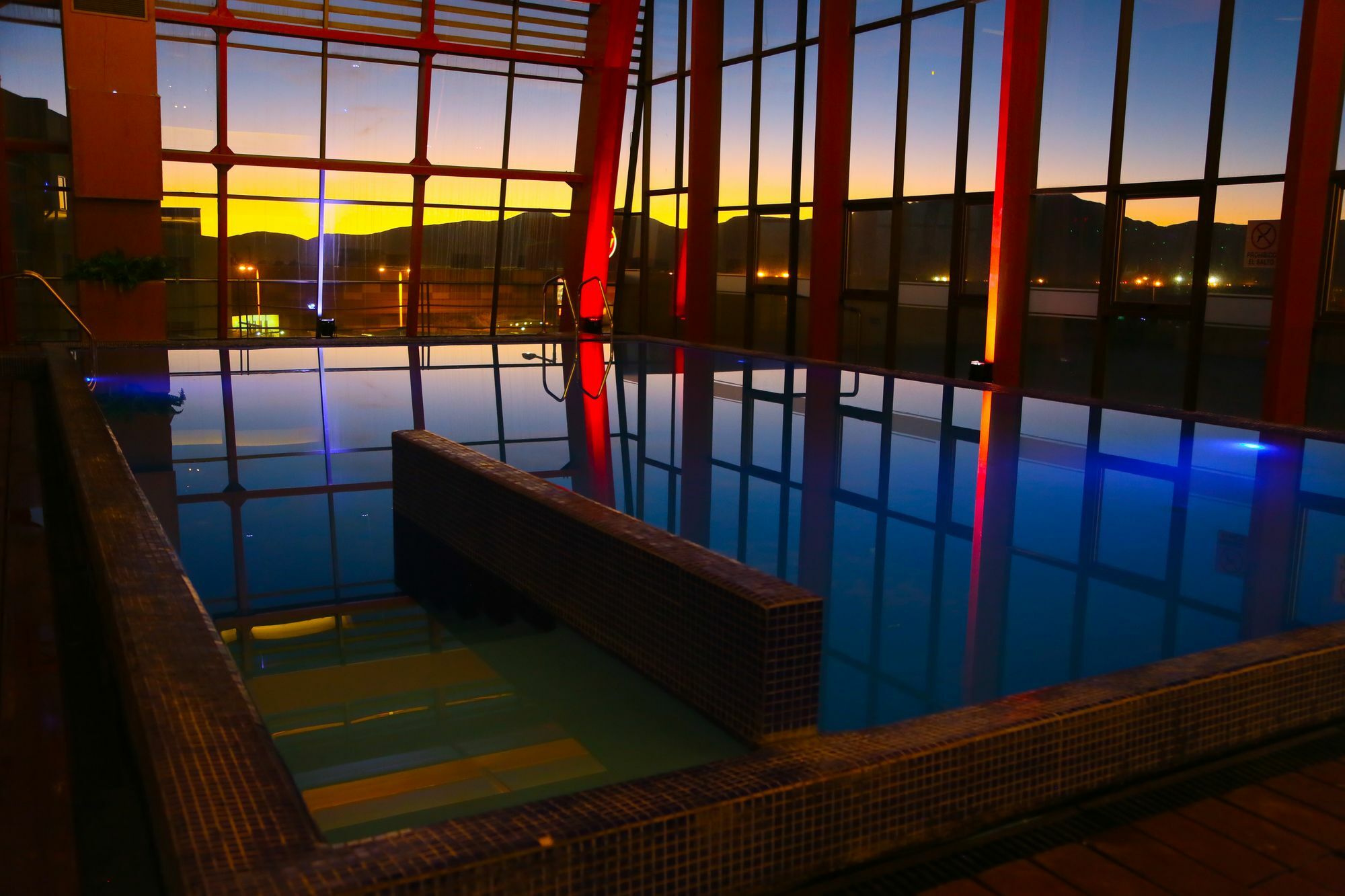 Mds Hotel Calama Extérieur photo The pool at the hotel