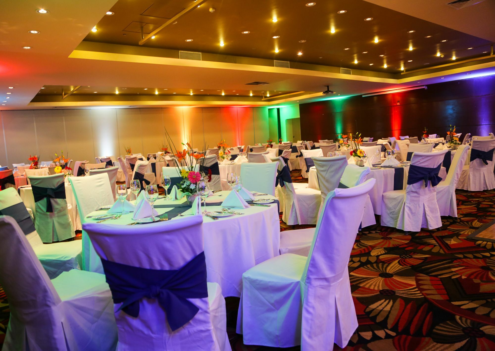 Mds Hotel Calama Extérieur photo A wedding reception at the Grand Ballroom