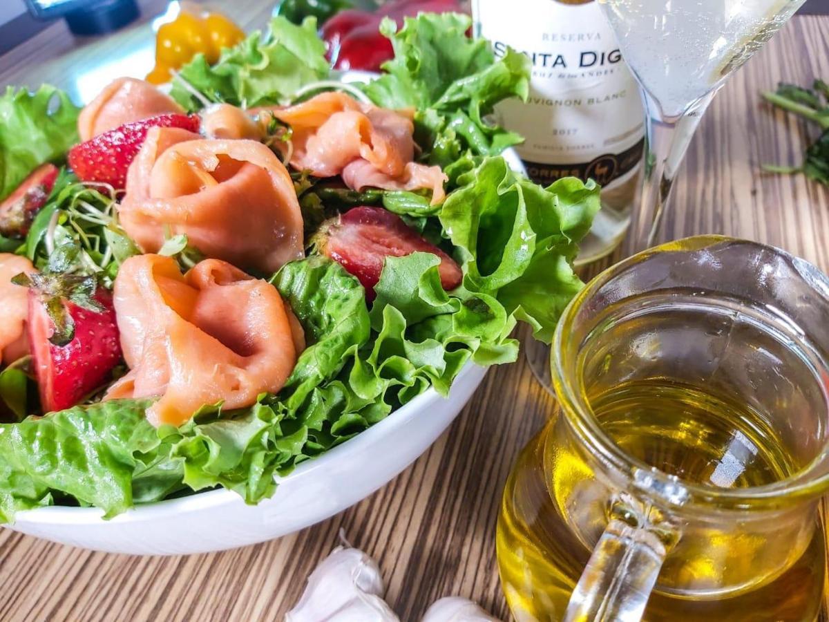 Mds Hotel Calama Extérieur photo Salmon salad